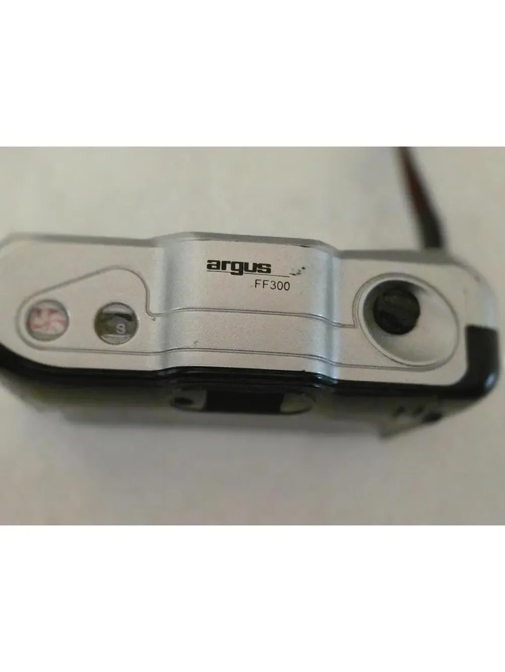 Argus FF300 35mm Point & Shoot Film Camera Auto Flash 29mm Lens Untested